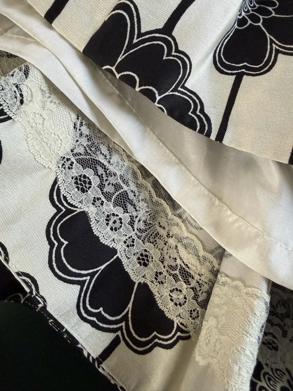 Kate Spade New York for Florence Broadhurst black and white floral pleated skirt